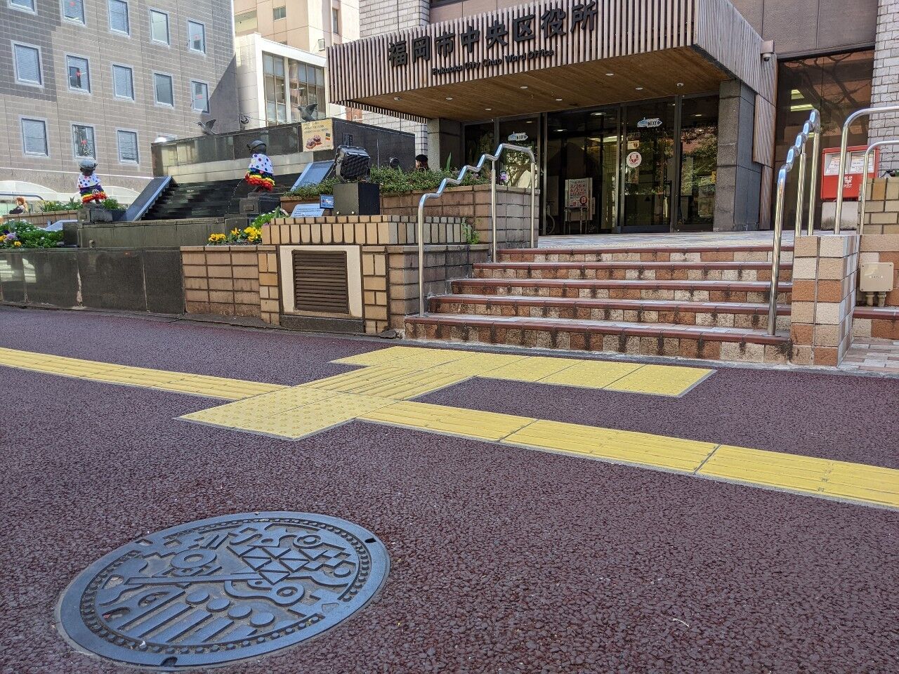 FUKU 51 MANHOLE～3か所目～【中央区】中央区役所前