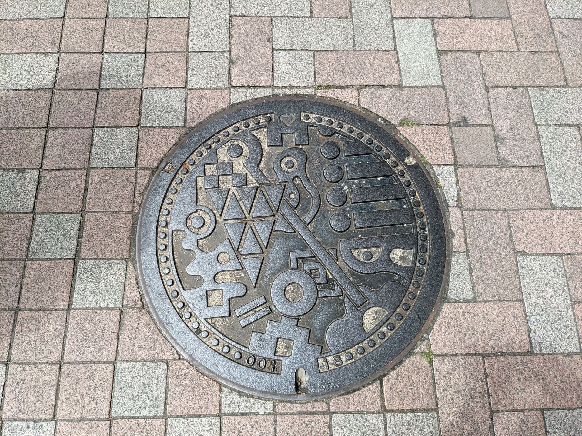 FUKU 51 MANHOLE～18か所目～【中央区】警固公園近く